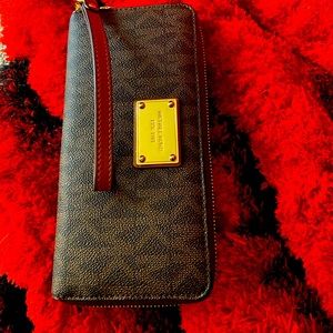 Like new MK wallet